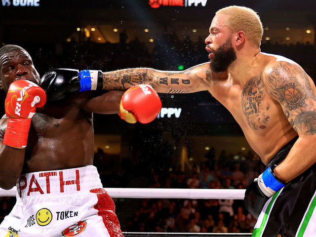 TAMPA, FLORIDA - DECEMBER 18: Deron Williams during a fight against Frank Gore on December 18, 2021 in Tampa, Florida.