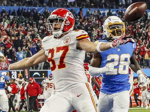 Kelce, Goedert lead Week 17 fantasy football tight end rankings 