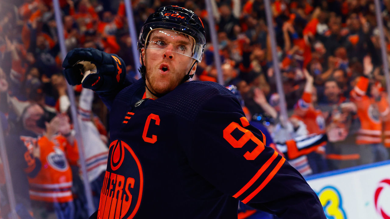 EDMONTON, AB - NOVEMBER 18: Edmonton Oilers Center Connor McDavid (97) celebrates his goal by calling out to the crowd in the third period during the Edmonton Oilers game versus the Winnipeg Jets on November 18, 2021 at Rogers Place in Edmonton, AB.