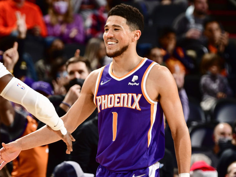 NBA-leading Suns rout Hornets in Booker's return | theScore.com