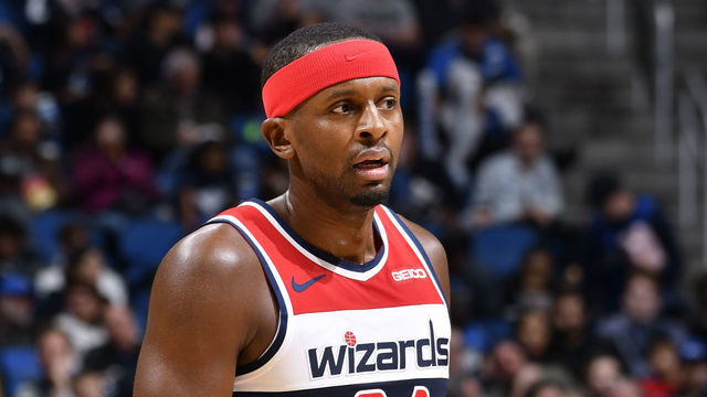 ORLANDO, FL - NOVEMBER 17: C.J. Miles #34 of the Washington Wizards looks on against the Orlando Magic on November 17, 2019 at Amway Center in Orlando, Florida. Mandatory Copyright Notice: Copyright 2019 NBAE