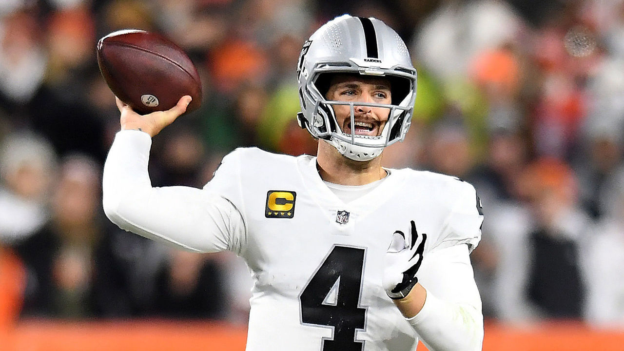 Derek Carr Signs $125 Million Contract With Raiders