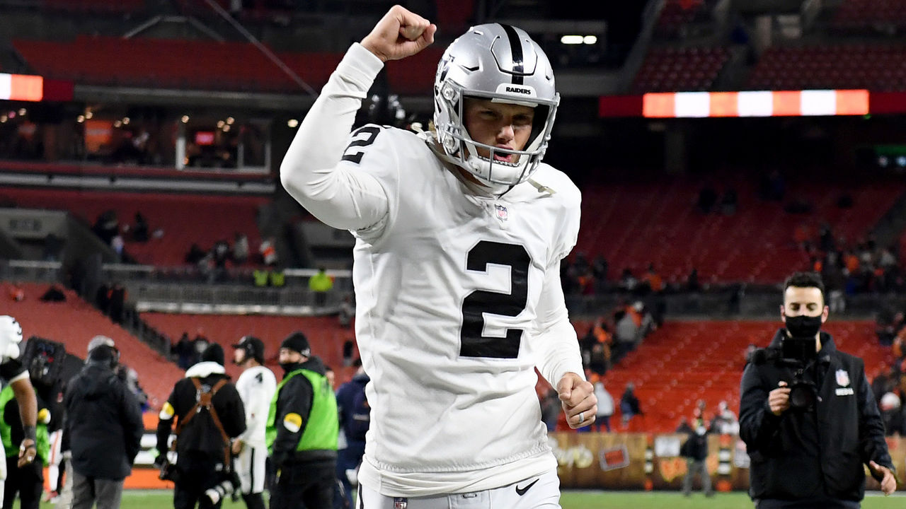 Daniel Carlson's field goal as OT expires sends Raiders into