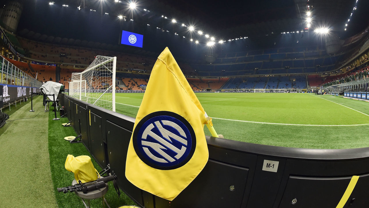 MILAN, ITALY - DECEMBER 12: A general view of Stadio Giuseppe Meazza prior the Serie A match between FC Internazionale and Cagliari Calcio at Stadio Giuseppe Meazza on December 12, 2021 in Milan, Italy.