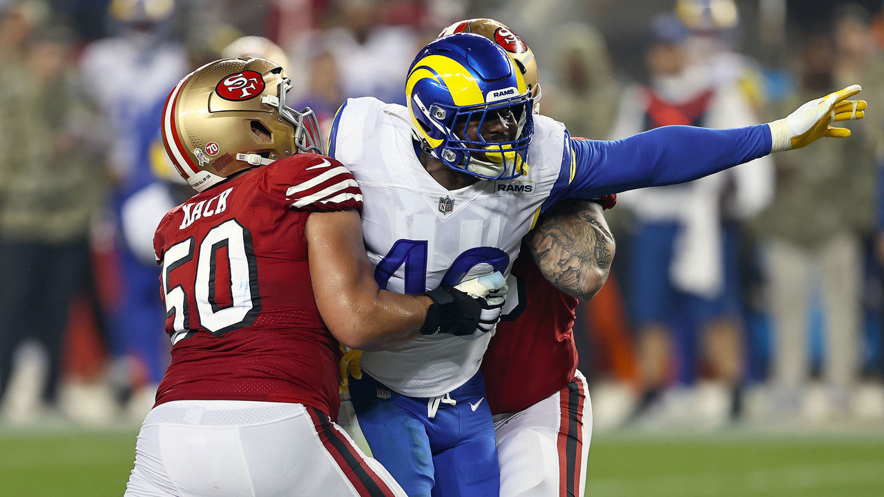SANTA CLARA, CA - NOVEMBER 15: Von Miller (40) of the Los Angeles Rams defends a play during the San Francisco 49ers game versus the Los Angeles Rams on November 15, 2021, at Levis Stadium in Santa Clara, CA.
