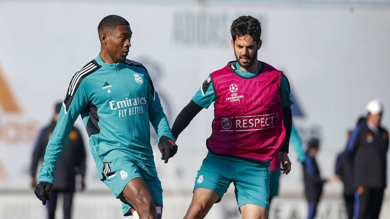 MADRID, SPAIN - DECEMBER 06: David Alaba and Isco Alarcón both of Real Madrid are training at Valdebebas training ground on December 06, 2021 in Madrid, Spain.