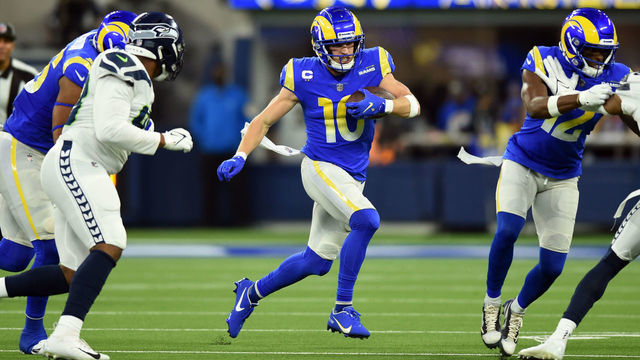 INGLEWOOD, CA - DECEMBER 21: Los Angeles Rams Wide Receiver Cooper Kupp (10) runs the ball during an NFL game between the Seattle Seahawks and the Los Angeles Rams on December 21, 2021, at SoFi Stadium in Los Angeles, CA.