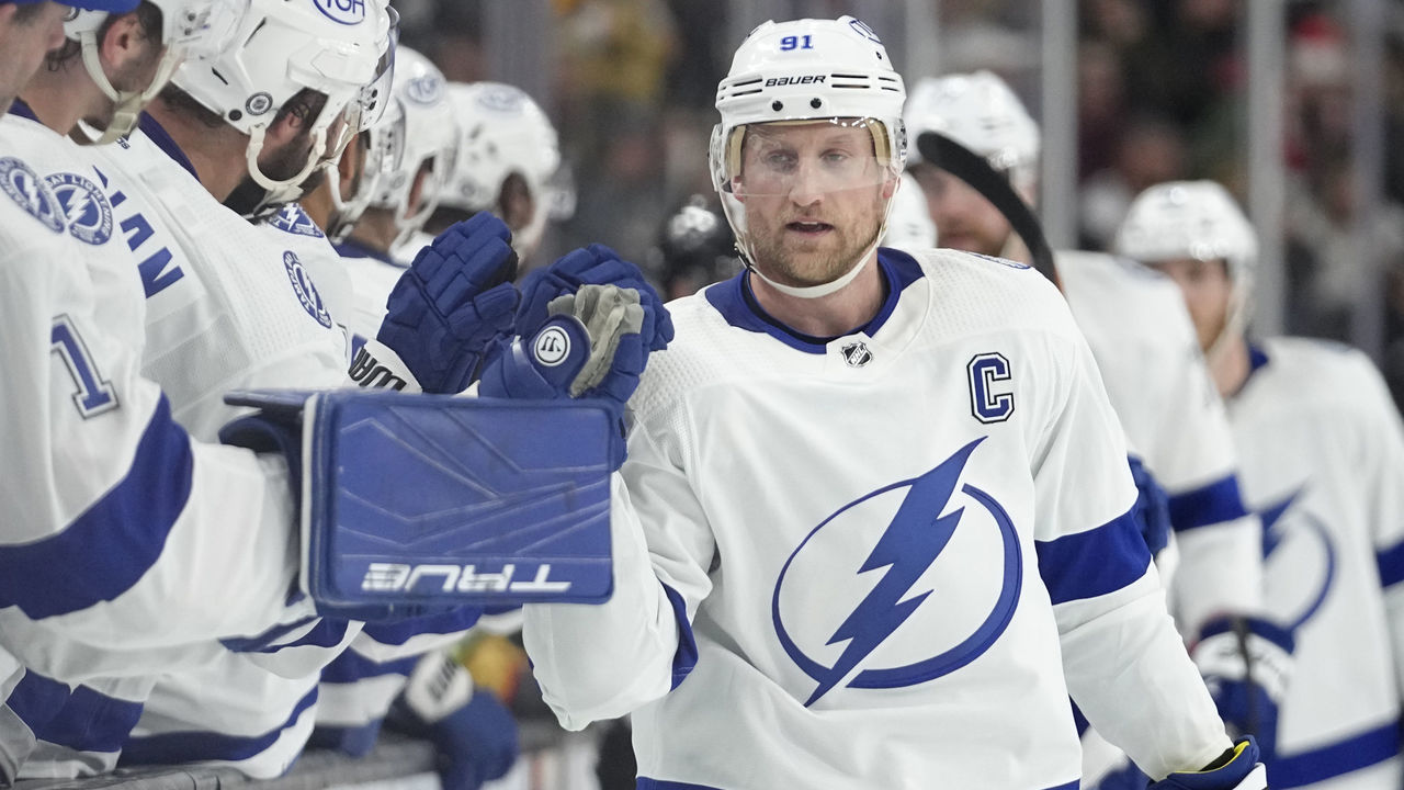 LAS VEGAS, NEVADA - DECEMBER 21: Steven Stamkos #91 of the Tampa Bay Lightning celebrates after scoring a goal during the third period of a game against the Vegas Golden Knights at T-Mobile Arena on December 21, 2021 in Las Vegas, Nevada.
