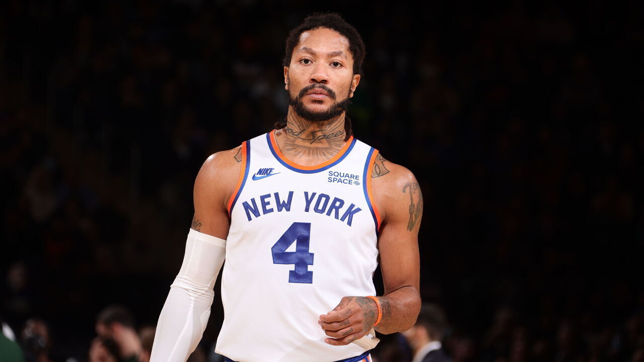 NEW YORK, NY - DECEMBER 12: Derrick Rose #4 of the New York Knicks looks on during the game against the Milwaukee Bucks on December 12, 2021 at Madison Square Garden in New York City, New York. Mandatory Copyright Notice: Copyright 2021 NBAE