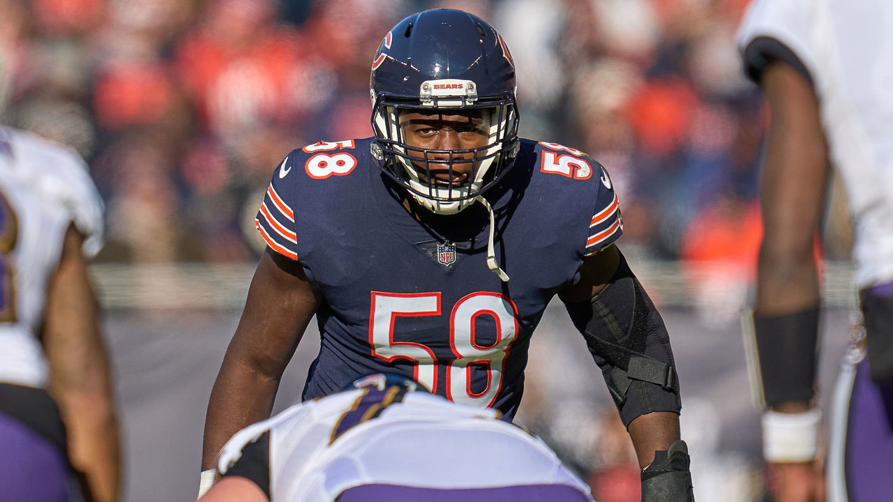 CHICAGO, IL - NOVEMBER 21: Chicago Bears inside linebacker Roquan Smith (58) in action during a game between the Chicago Bears and the Baltimore Ravens on November 21, 2021 at Soldier Field in Chicago, IL.