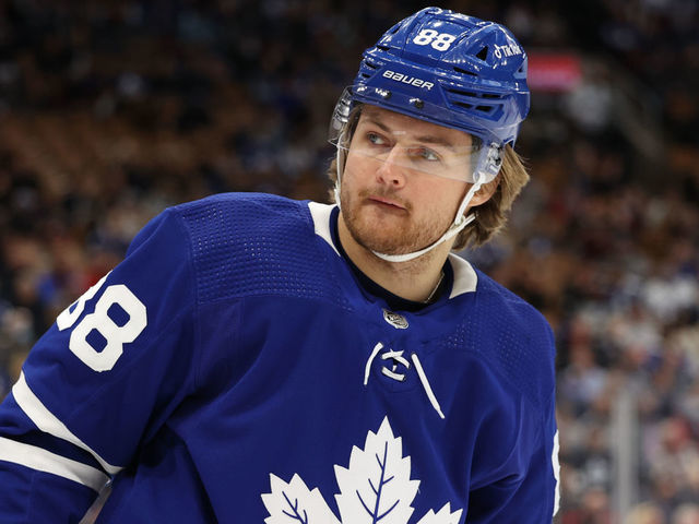 Nylander becomes 13th Maple Leafs player in COVID-19 protocol | theScore.com