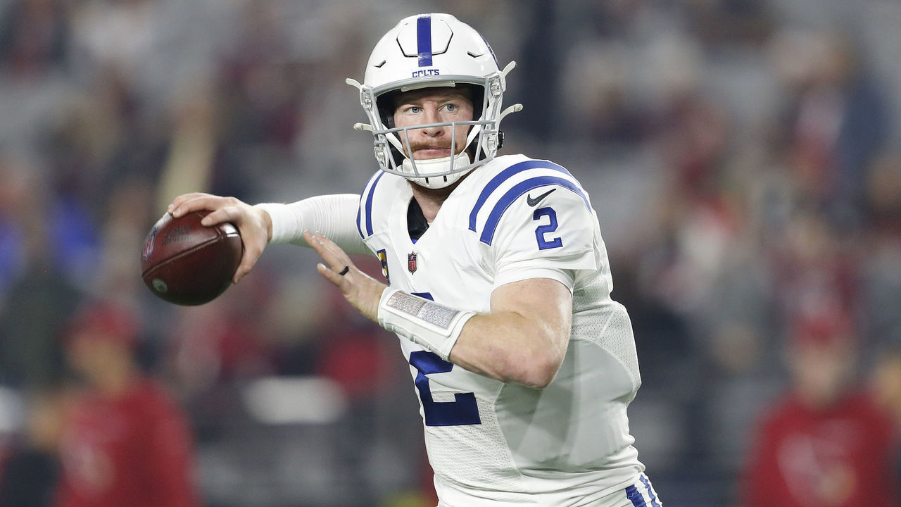 GLENDALE, ARIZONA - DECEMBER 25: Carson Wentz #2 of the Indianapolis Colts warms up prior to the game against the Arizona Cardinals at State Farm Stadium on December 25, 2021 in Glendale, Arizona.