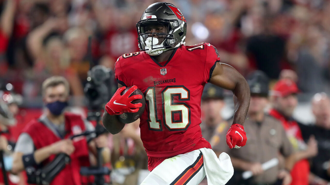 TAMPA, FL - DECEMBER 12: Tampa Bay Buccaneers Wide Receiver Breshad Perriman (16) makes a catch and goes the distance to score the game winning touchdown in overtime during the regular season game between the Buffalo Bills and the Tampa Bay Buccaneers on December 12, 2021 at Raymond James Stadium in Tampa, Florida.