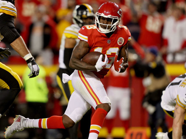 Chiefs clinch playoff berth, win AFC West for 6th consecutive season