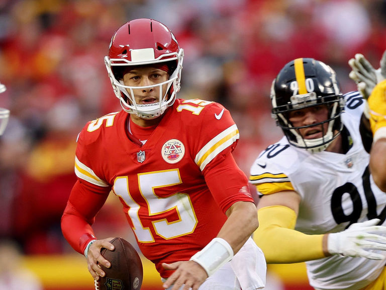 On Patrick Mahomes' chemistry with Travis Kelce, Tyreek Hill