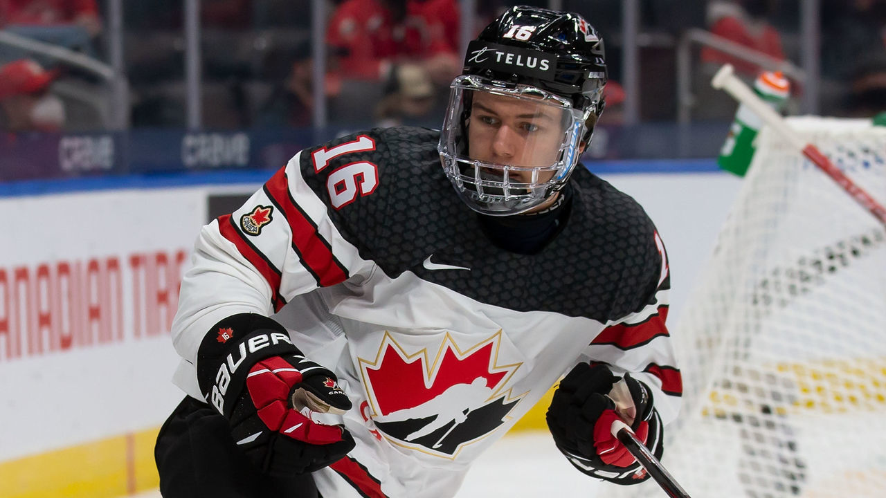 EDMONTON, AB - DECEMBER 26: Connor Bedard #16 of Canada skates against Czechia in the second period during the 2022 IIHF World Junior Championship at Rogers Place on December 26, 2021 in Edmonton, Canada.