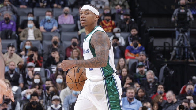 SACRAMENTO, CA - DECEMBER 29: Isaiah Thomas #2 of the Dallas Mavericks dribbles the ball during the game against the Sacramento Kings on December 29, 2021 at Golden 1 Center in Sacramento, California. Mandatory Copyright Notice: Copyright 2021 NBAE