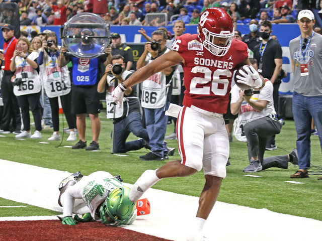 Oregon will play Oklahoma in the 2021 Valero Alamo Bowl on Dec. 29