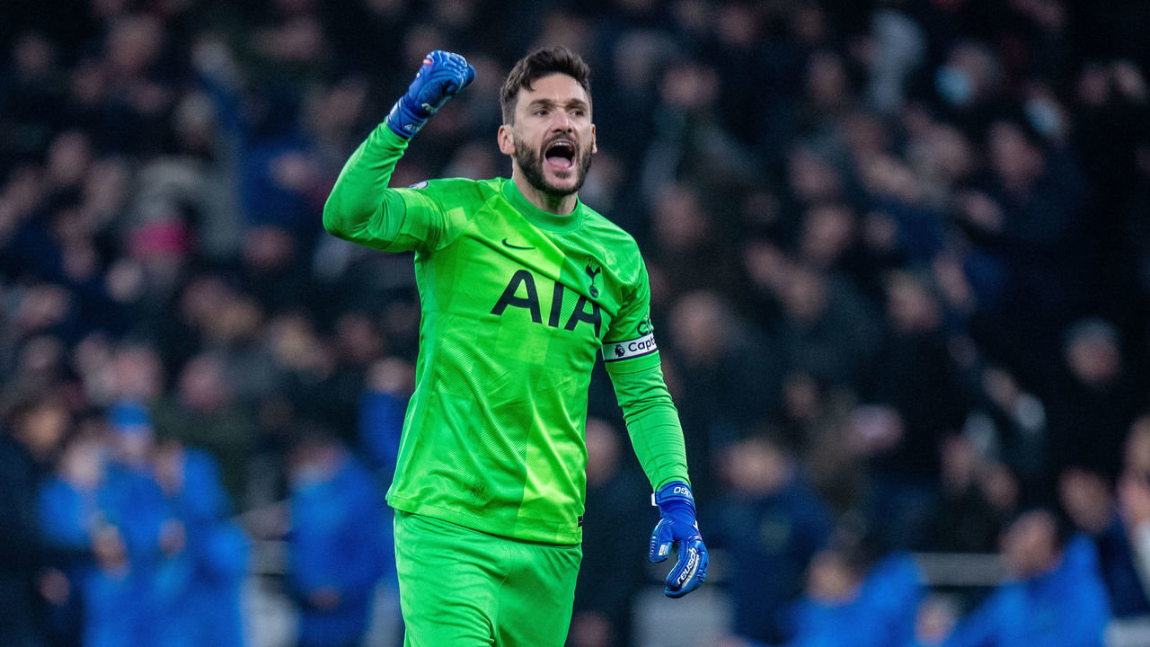 LONDON, ENGLAND - DECEMBER 26: Hugo Lloris of Tottenham Hotspur celebrates after hes team score 3rd goal during the Premier League match between Tottenham Hotspur and Crystal Palace at Tottenham Hotspur Stadium on December 26, 2021 in London, England.