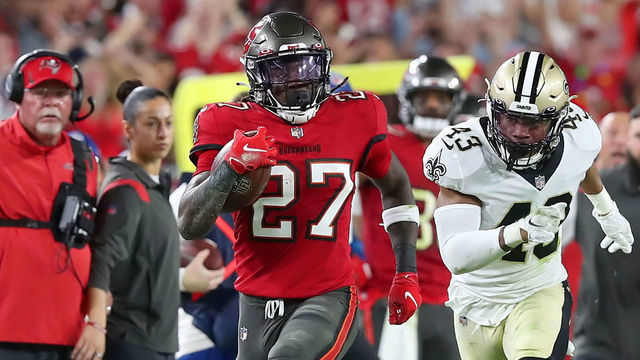 TAMPA, FL - DECEMBER 19: Tampa Bay Buccaneers Running Back Ronald Jones (27) breaks a long run during the regular season game between the New Orleans Saints and the Tampa Bay Buccaneers on December 19, 2021 at Raymond James Stadium in Tampa, Florida.