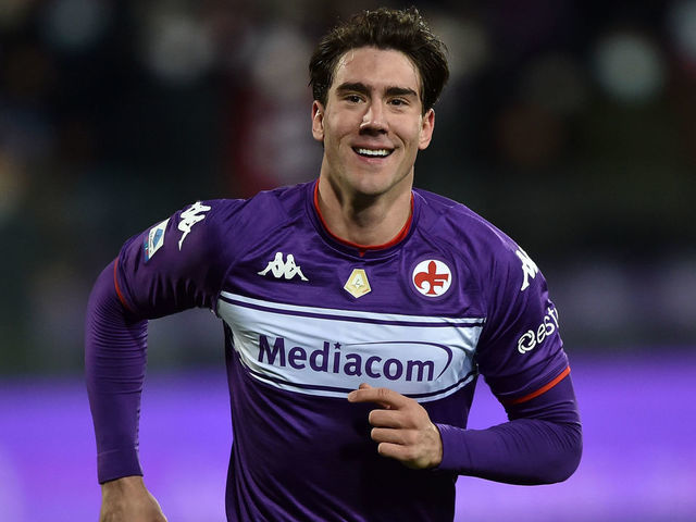 FLORENCE, ITALY - DECEMBER 11: Dusan Vlahovic of ACF Fiorentina celebrates a goal during the Serie A match between ACF Fiorentina and US Salernitana at Stadio Artemio Franchi on December 11, 2021 in Florence, Italy.
