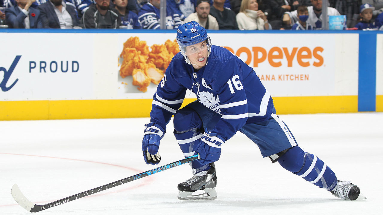 TORONTO, ON - NOVEMBER 8: Mitchell Marner #16 of the Toronto Maple Leafs skates on a penalty kill against the Los Angeles Kings during an NHL game at Scotiabank Arena on November 8, 2021 in Toronto, Ontario, Canada. The Kings defeated the Maple Leafs 5-1.