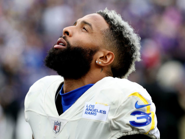 BALTIMORE, MARYLAND - JANUARY 02: Odell Beckham Jr. #3 of the Los Angeles Rams looks up before the game against the Baltimore Ravens at M&T Bank Stadium on January 02, 2022 in Baltimore, Maryland.