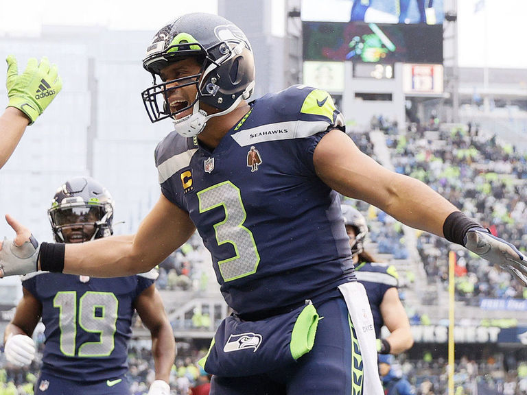 Former Badger Russell Wilson traded to Broncos in blockbuster deal, reports  indicate