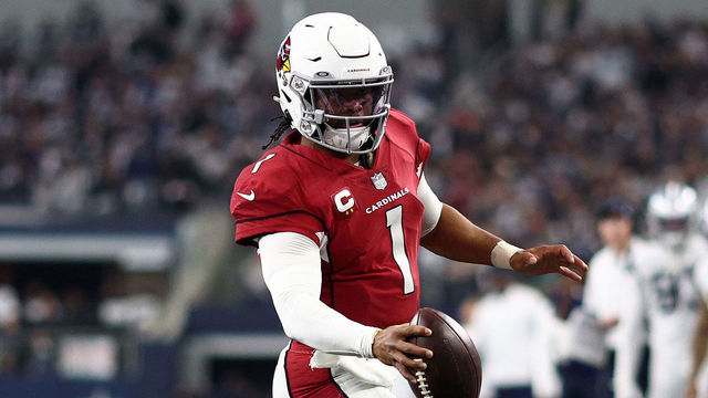 ARLINGTON, TEXAS - JANUARY 02: Kyler Murray #1 of the Arizona Cardinals scrambles with the ball during the second quarter against the Dallas Cowboys at AT&T Stadium on January 02, 2022 in Arlington, Texas.