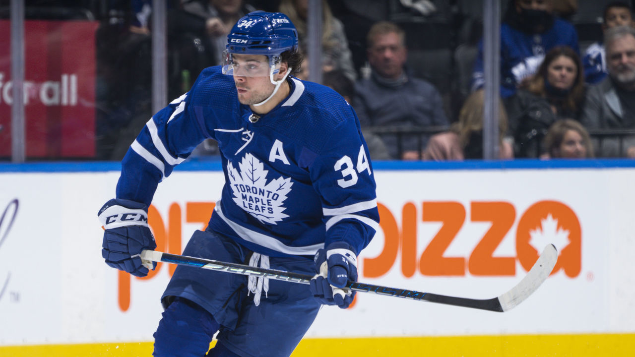 TORONTO, ON - DECEMBER 11: Auston Matthews #34 of the Toronto Maple Leafs skates against the Chicago Blackhawks during the first period at the Scotiabank Arena on December 11, 2021 in Toronto, Ontario, Canada.