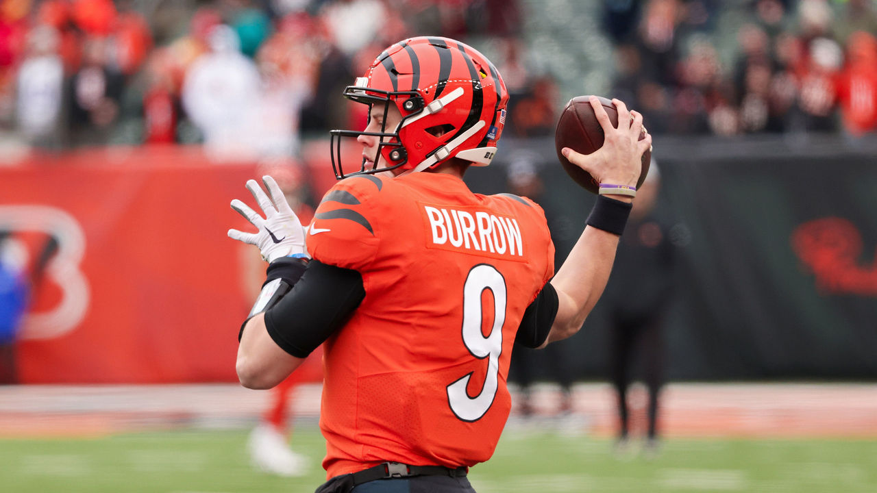 Joe Burrow And The Cincinnati Bengals Celebrate Sunday's Victory With  Cigars