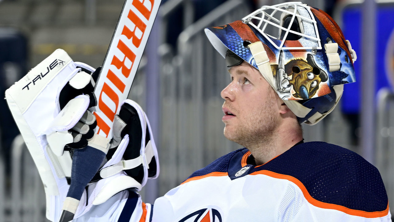 ELMONT, NEW YORK - JANUARY 01: Mikko Koskinen #19 of the Edmonton Oilers looks on during the third period against the New York Islanders at UBS Arena on January 01, 2022 in Elmont, New York.