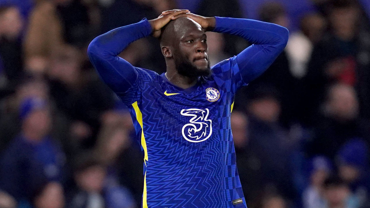 Chelsea's Romelu Lukaku appears dejected during the Premier League match at Stamford Bridge, London. Picture date: Wednesday December 29, 2021.