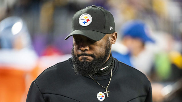 MINNEAPOLIS, MN - DECEMBER 09: Pittsburgh Steelers head coach Mike Tomlin stands on the sidelines before the game against the Minnesota Vikings at U.S. Bank Stadium on December 9, 2021 in Minneapolis, Minnesota.