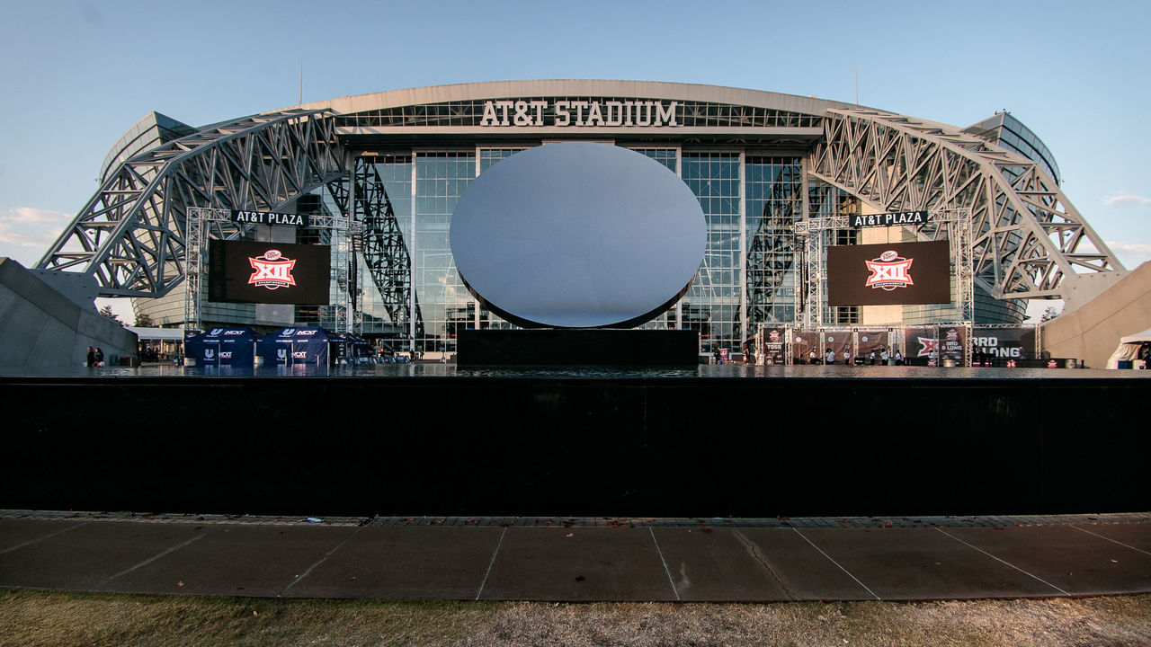 NFL looks at contingency sites for Super Bowl amid COVID-19