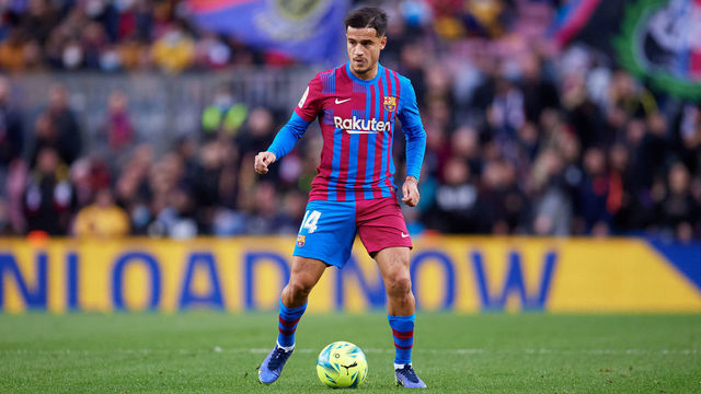 BARCELONA, SPAIN - DECEMBER 04: Philippe Coutinho of FC Barcelona runs with the ball during the La Liga Santander match between FC Barcelona and Real Betis at Camp Nou on December 04, 2021 in Barcelona, Spain.