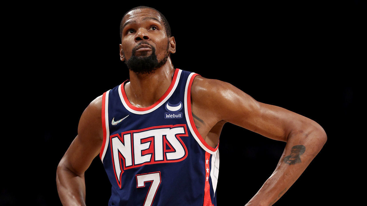 NEW YORK, NEW YORK - JANUARY 03: Kevin Durant #7 of the Brooklyn Nets reacts late in the second half against the Memphis Grizzlies at Barclays Center on January 03, 2022 in the Brooklyn borough of New York City. The Memphis Grizzlies defeated the Brooklyn Nets 118-104.