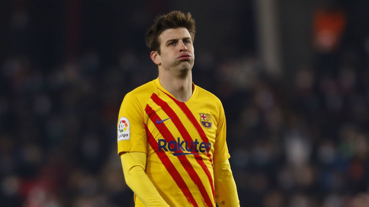 Gerard Pique, of FC Barcelona reacts during the La Liga match between Granada CF and FC Barcelona at Nuevo Los Carmenes Stadium on January 8, 2022 in Granada, Spain.