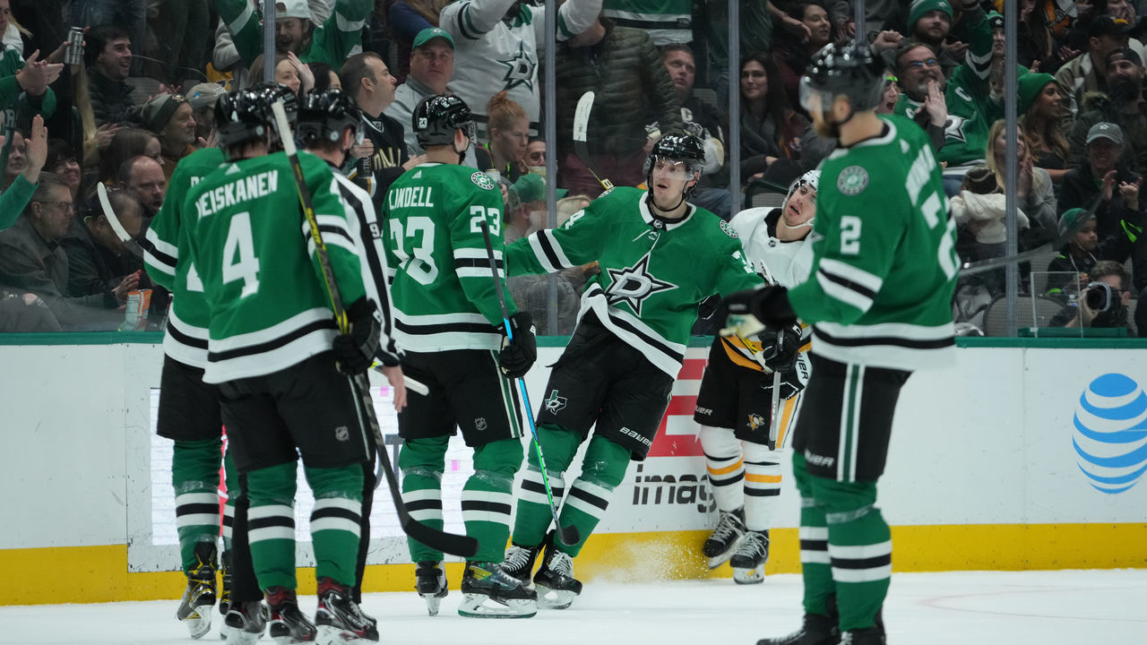 DALLAS, TX - JANUARY 8: Denis Gurianov #34 and the Dallas Stars celebrate a goal against the Pittsburgh Penguins at the American Airlines Center on January 8, 2022 in Dallas, Texas.