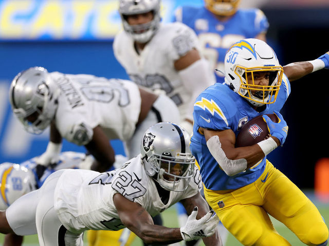 Las Vegas Raiders fall 28-14 to the Los Angeles Chargers - Sports