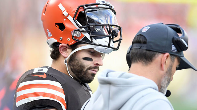 CLEVELAND, OHIO - OCTOBER 17: Baker Mayfield #6 of the Cleveland Browns talks with head coach Kevin Stefanski during the second quarter against the Arizona Cardinals at FirstEnergy Stadium on October 17, 2021 in Cleveland, Ohio.