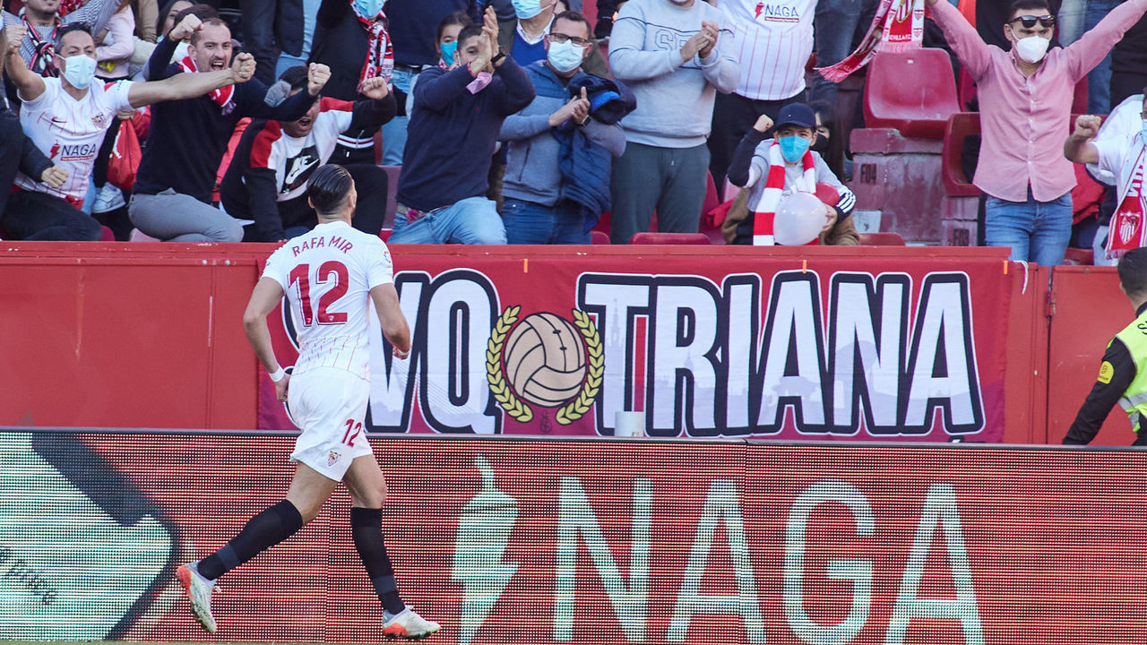 SEVILLA, SPAIN - JANUARY 09: Rafa Mir of Sevilla celebrates a goal during the spanish league, La Liga Santander, football match played between Sevilla FC and Getafe CF at Ramon Sanchez-Pizjuan stadium on January 9, 2022, in Sevilla, Spain.