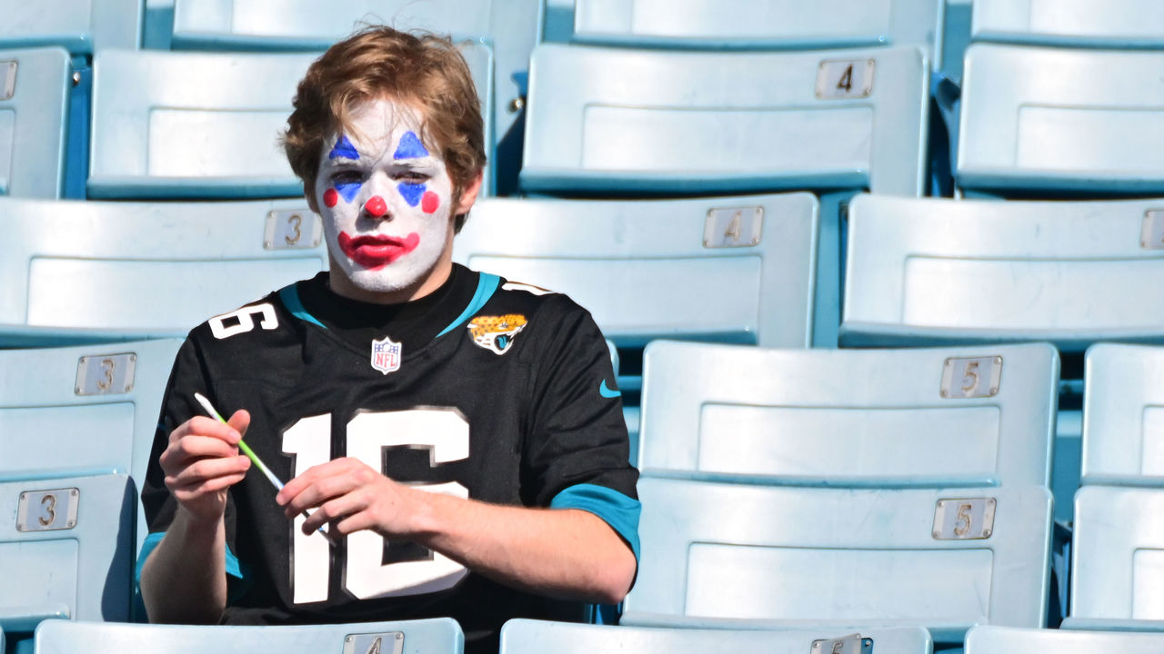 Jaguars Twitter takes shots at 'clown' owner Shad Khan after Trent