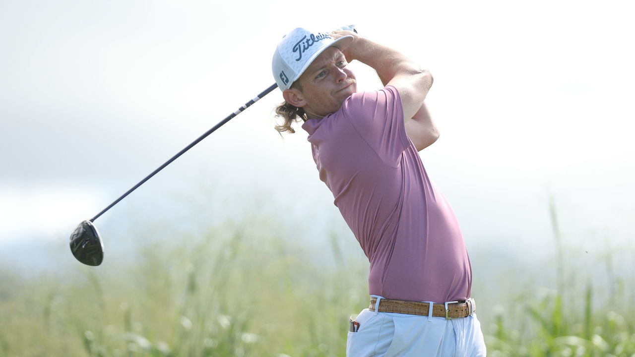 LAHAINA, HAWAII - JANUARY 09: Cameron Smith of Australia plays his shot from the seventh tee during the final round of the Sentry Tournament of Champions at the Plantation Course at Kapalua Golf Club on January 09, 2022 in Lahaina, Hawaii.