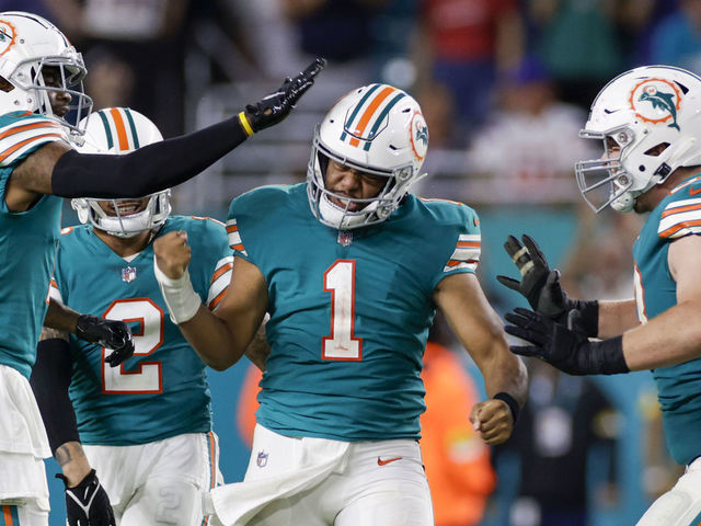 Dolphins top Patriots 33-24 to ensure winning season