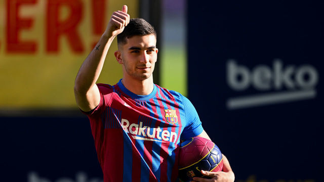 BARCELONA, SPAIN - JANUARY 03: Ferran Torres gives his thumbs up as he is presented as a FC Barcelona player at Camp Nou on January 03, 2022 in Barcelona, Spain.