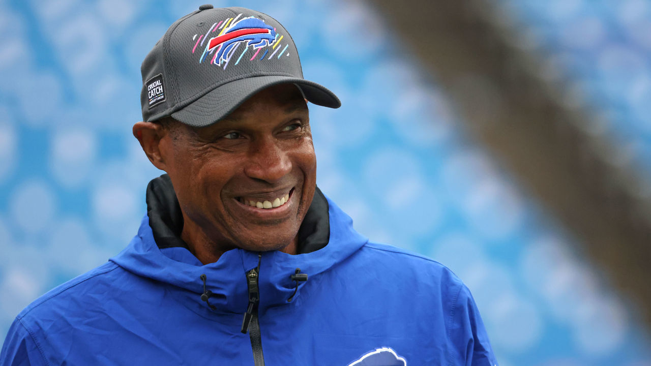 ORCHARD PARK, NY - OCTOBER 03: Defensive coordinator Leslie Frazier on the field before a game against the Houston Texans at Highmark Stadium on October 3, 2021 in Orchard Park, New York.