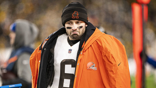PITTSBURGH, PA - JANUARY 03: Cleveland Browns quarterback Baker Mayfield (6) looks on during the game against the Cleveland Browns and the Pittsburgh Steelers on January 03, 2022 at Heinz Field in Pittsburgh, PA.