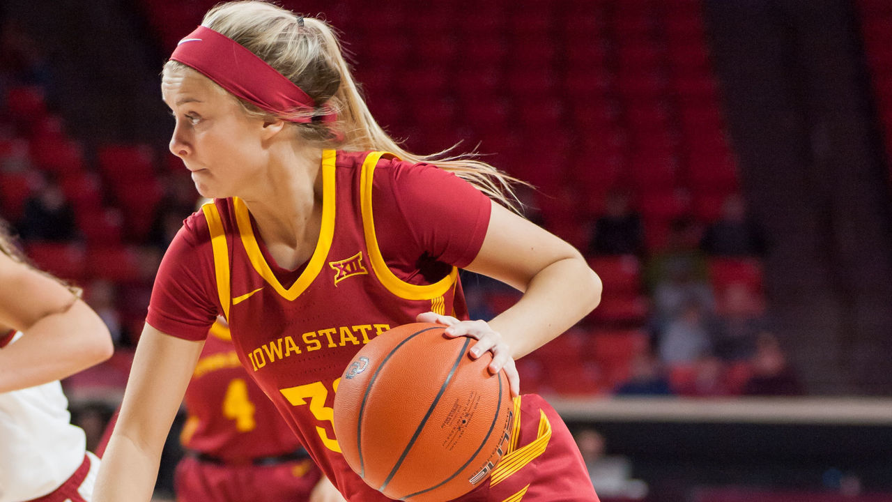 NORMAN, OK - JANUARY 11: Iowa State (32) Maggie Espenmiller-McGraw making a move towards the basket versus Oklahoma on January 11, 2020, at the Lloyd Noble Center in Norman, Oklahoma.