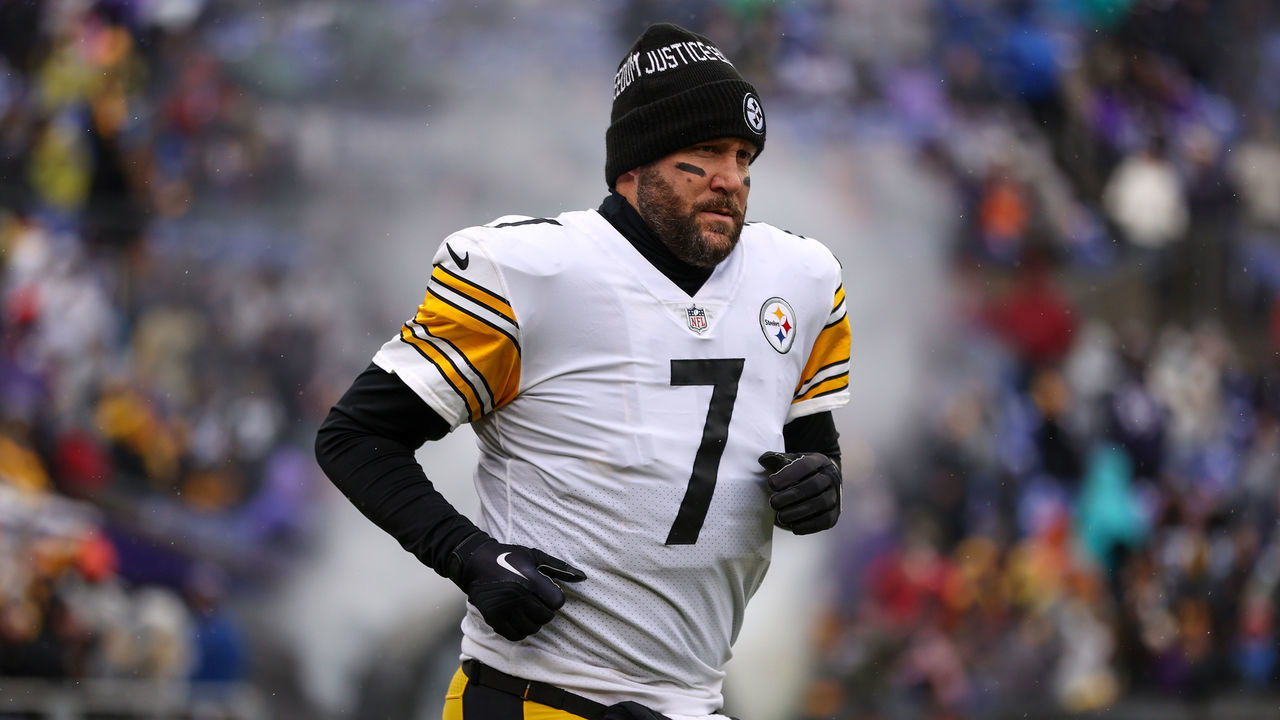 BALTIMORE, MARYLAND - JANUARY 09: Quarterback Ben Roethlisberger #7 of the Pittsburgh Steelers takes the field before playing against the Baltimore Ravens at M&T Bank Stadium on January 09, 2022 in Baltimore, Maryland.